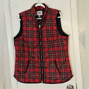 Old Navy Red and Black Plaid Quilted Vest Christmas Spirit Size XL